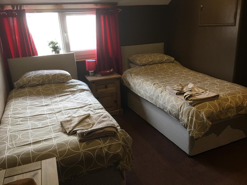 The Swan Inn 斯特兰拉尔 外观 照片