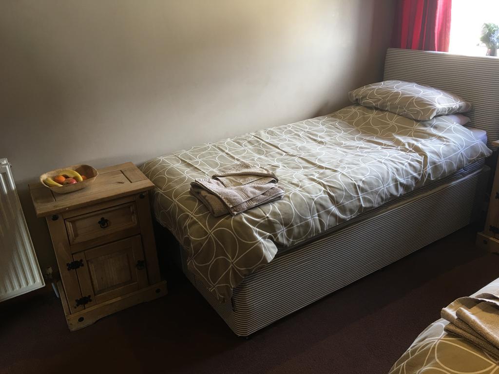 The Swan Inn 斯特兰拉尔 外观 照片